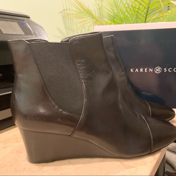 Circa Joan David Luxe Booties - Picture 2 of 7